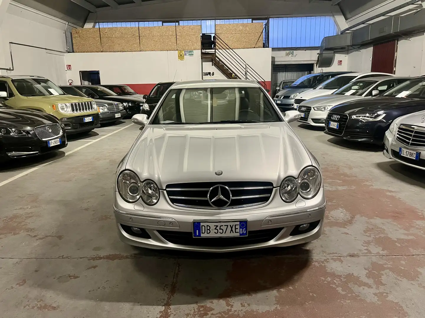 Mercedes-Benz CLK 220 Coupe CDI Avantgarde AUTO Grijs - 2