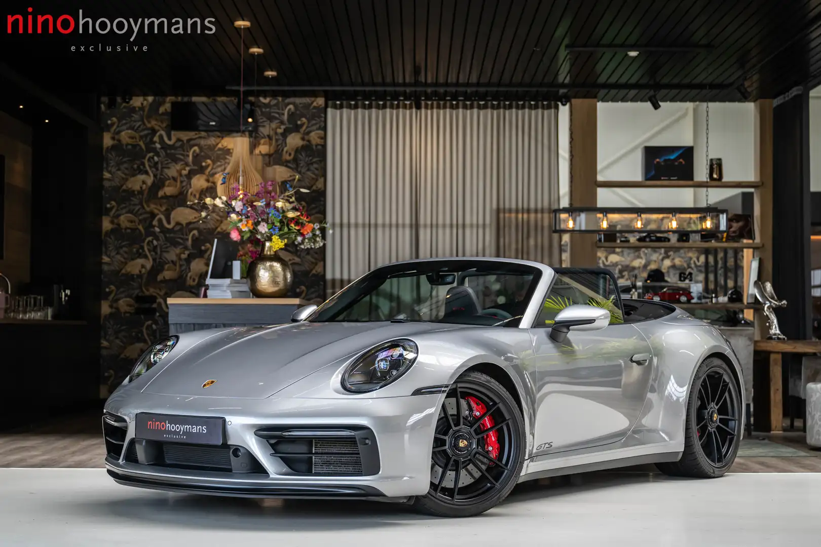Porsche 992 Cabrio 3.0 Carrera 4 GTS | SportDesign | Sportuitl Zilver - 2