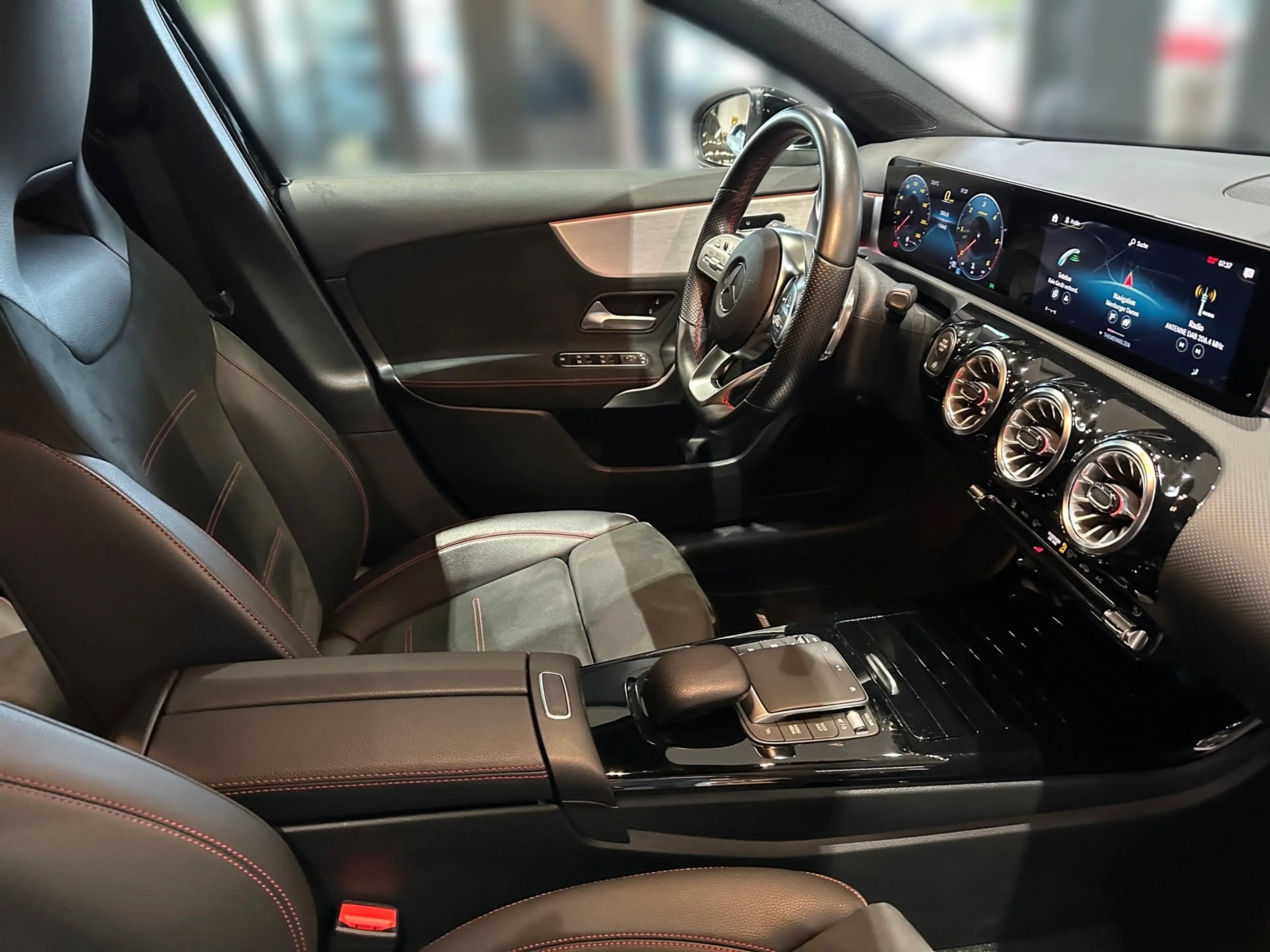 Mercedes-Benz A 200 d AMG+Navi+LED+Kam+SHZ+PTS+Advanced Sound+ — photo 10