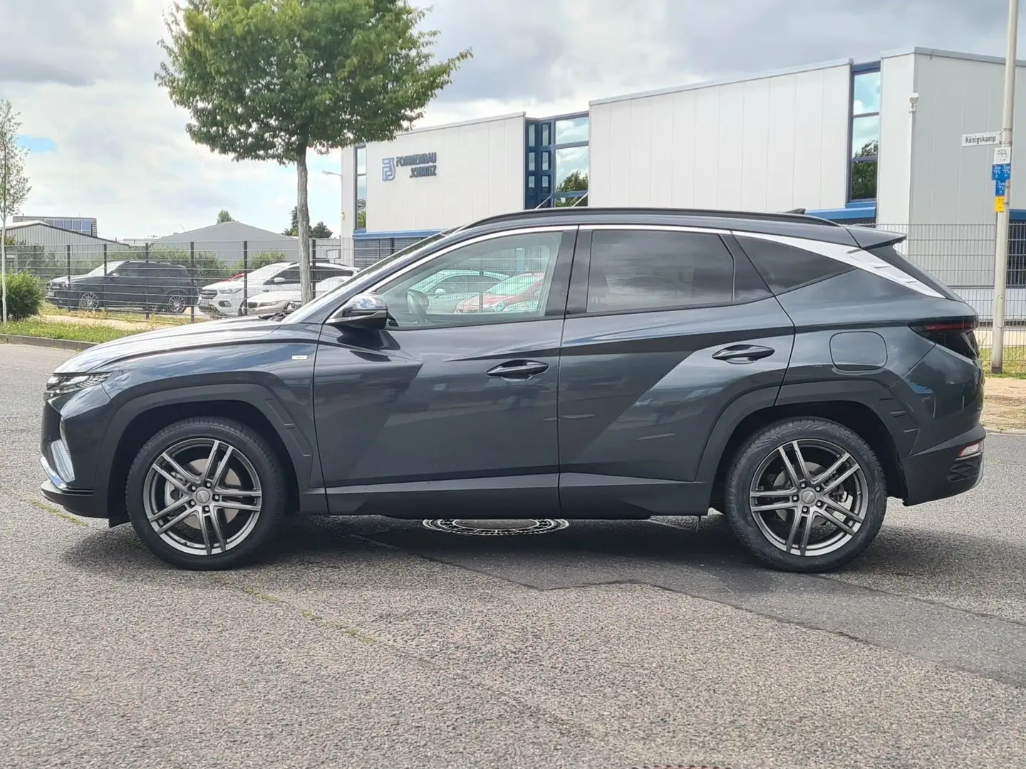Hyundai TUCSON Select Mild-Hybrid 2WD*Autom.*1.Hand*Navi Gris - 2