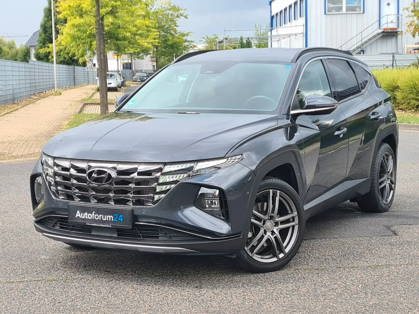 Hyundai TUCSON Select Mild-Hybrid 2WD*Autom.*1.Hand*Navi Gris - 1