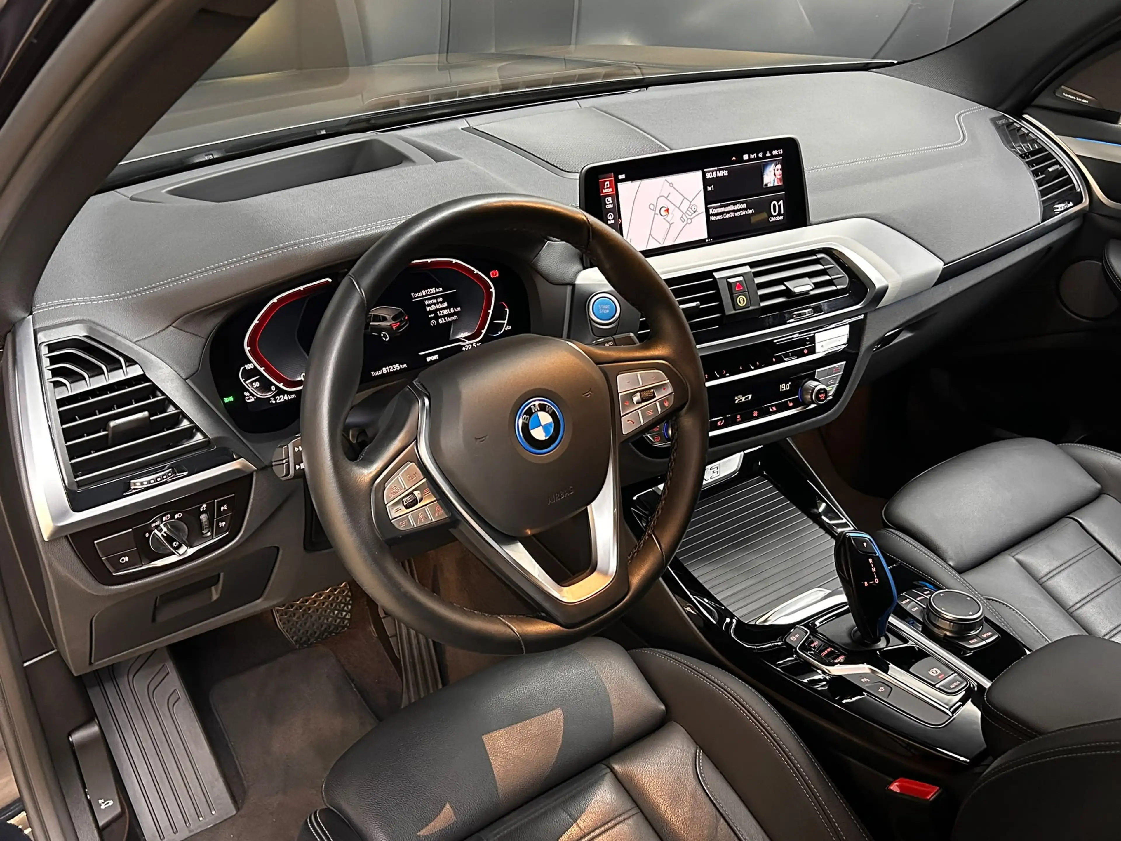 BMW X3 Impressive PANO+LEDER+LED+NAVI+H&K+HEAD+AHK+ — photo 13