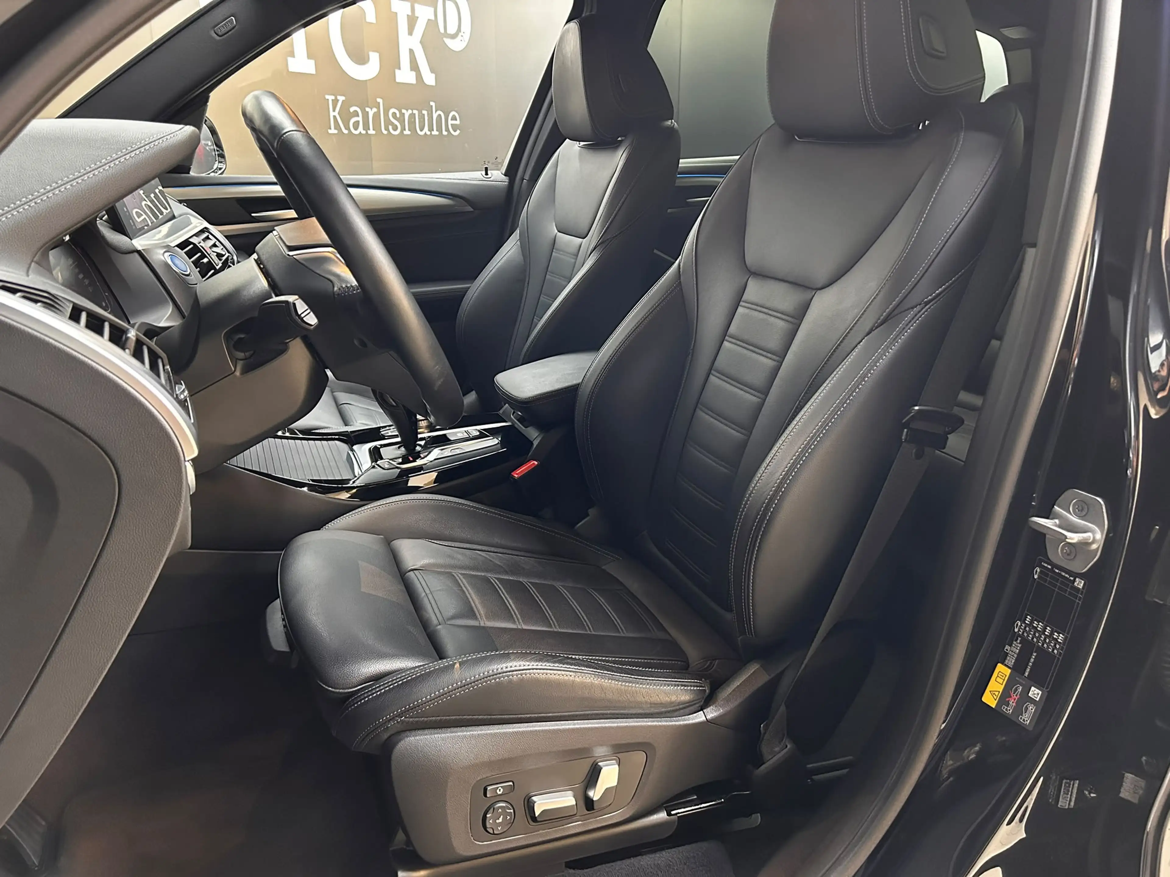 BMW X3 Impressive PANO+LEDER+LED+NAVI+H&K+HEAD+AHK+ — photo 9