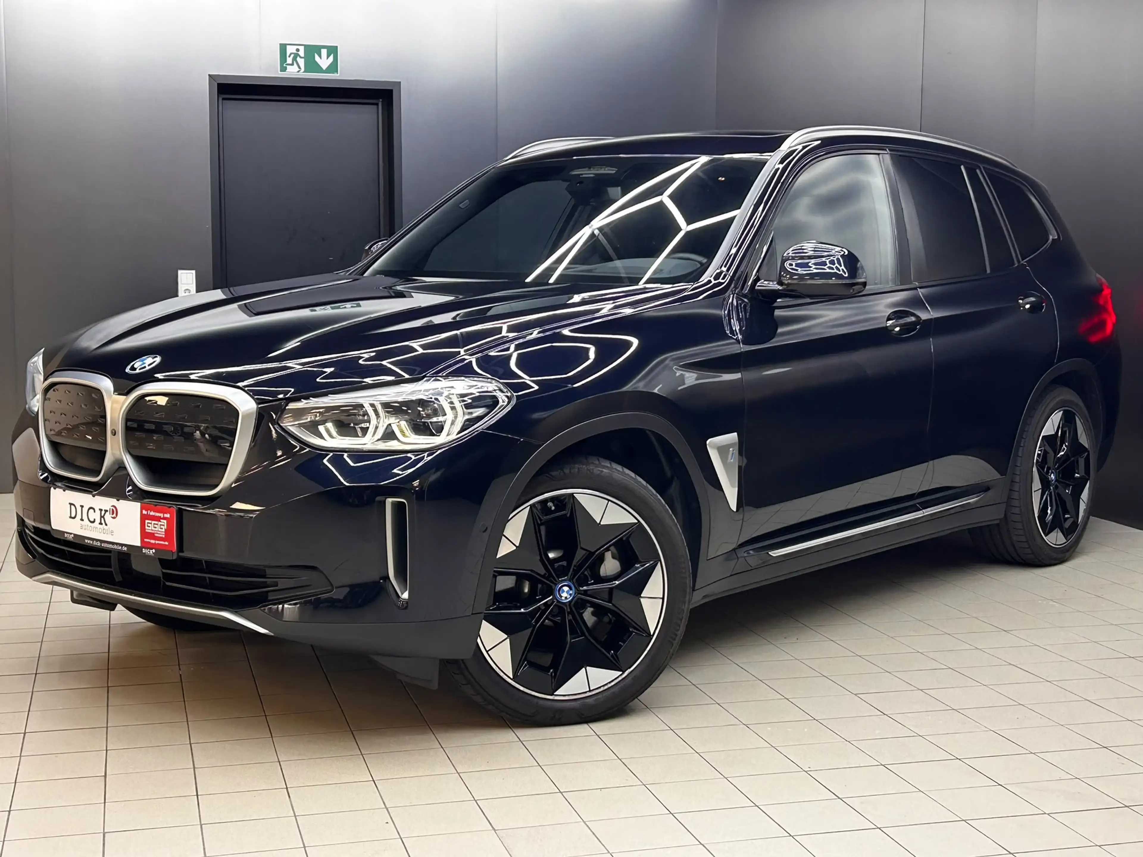 BMW X3 Impressive PANO+LEDER+LED+NAVI+H&K+HEAD+AHK+ — photo 4