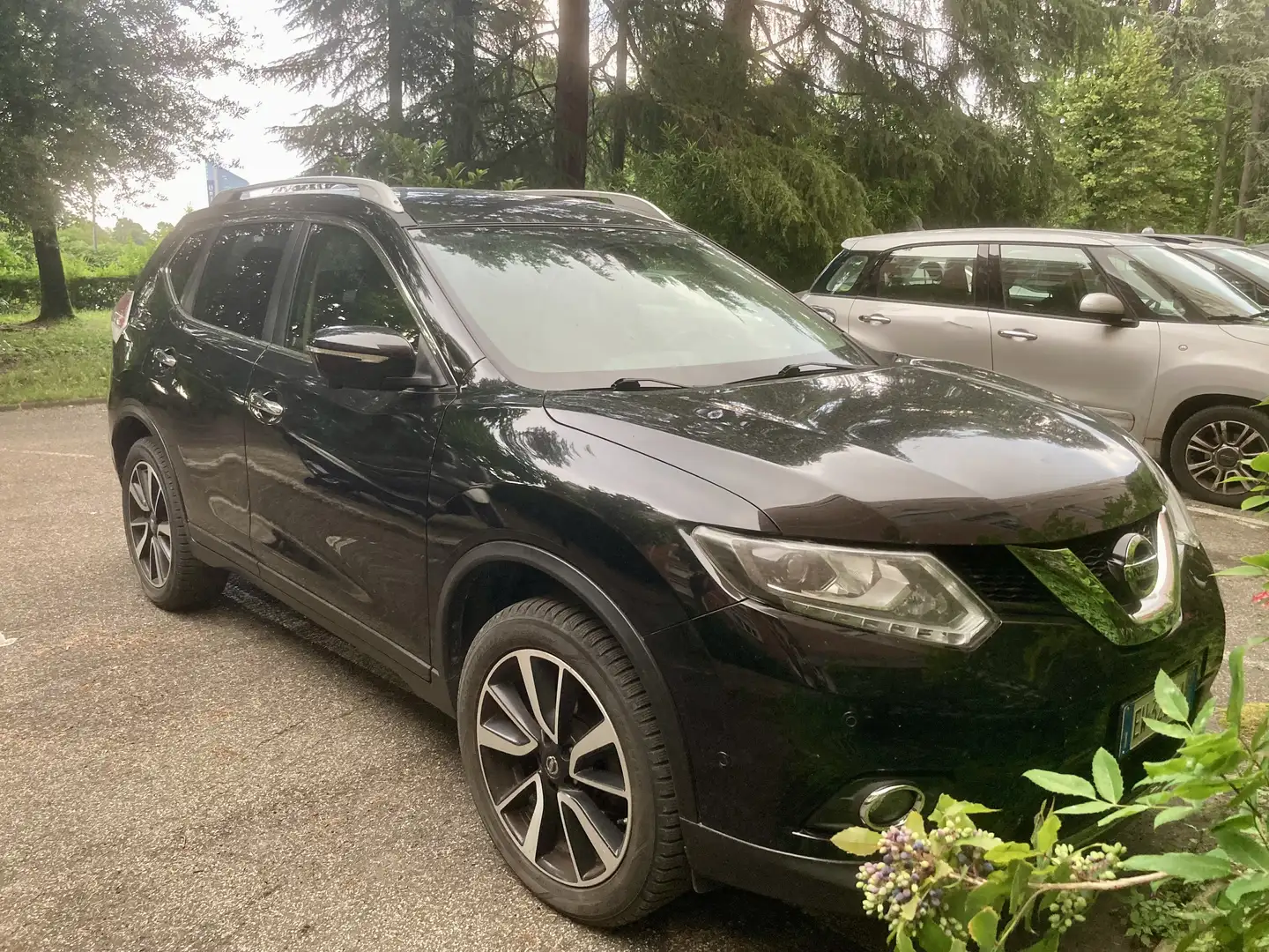 Nissan X-Trail Siyah - 2
