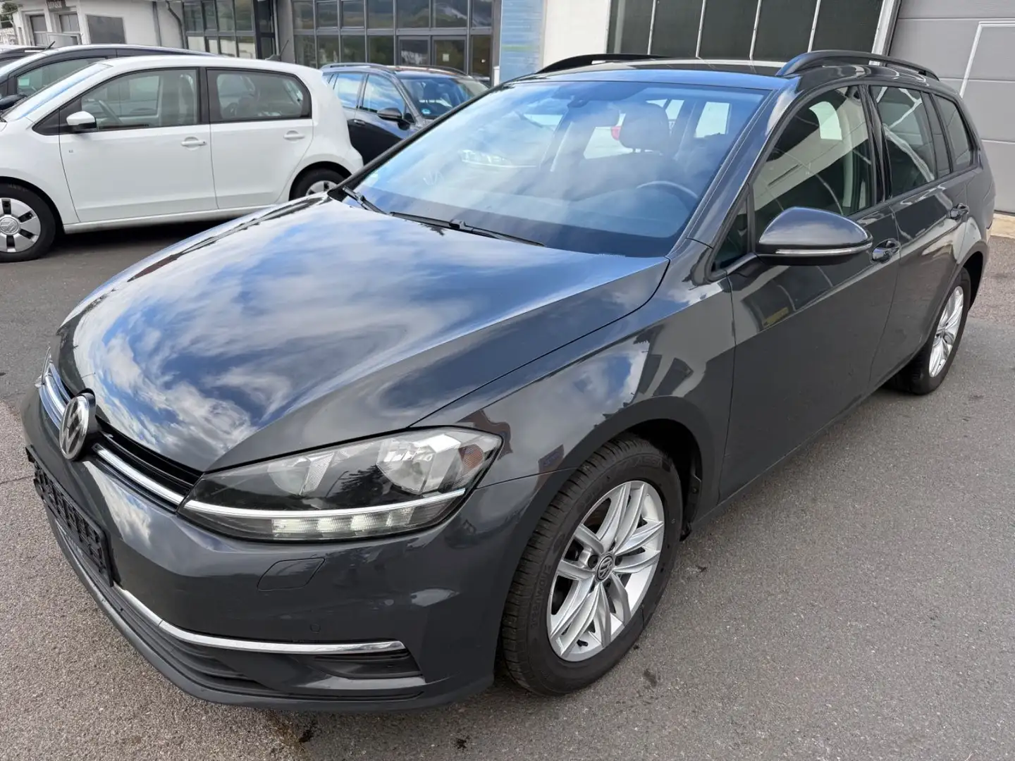 Volkswagen Golf VII Variant Comfortline 2.0 TDI DSG ACC Nav Grau - 1