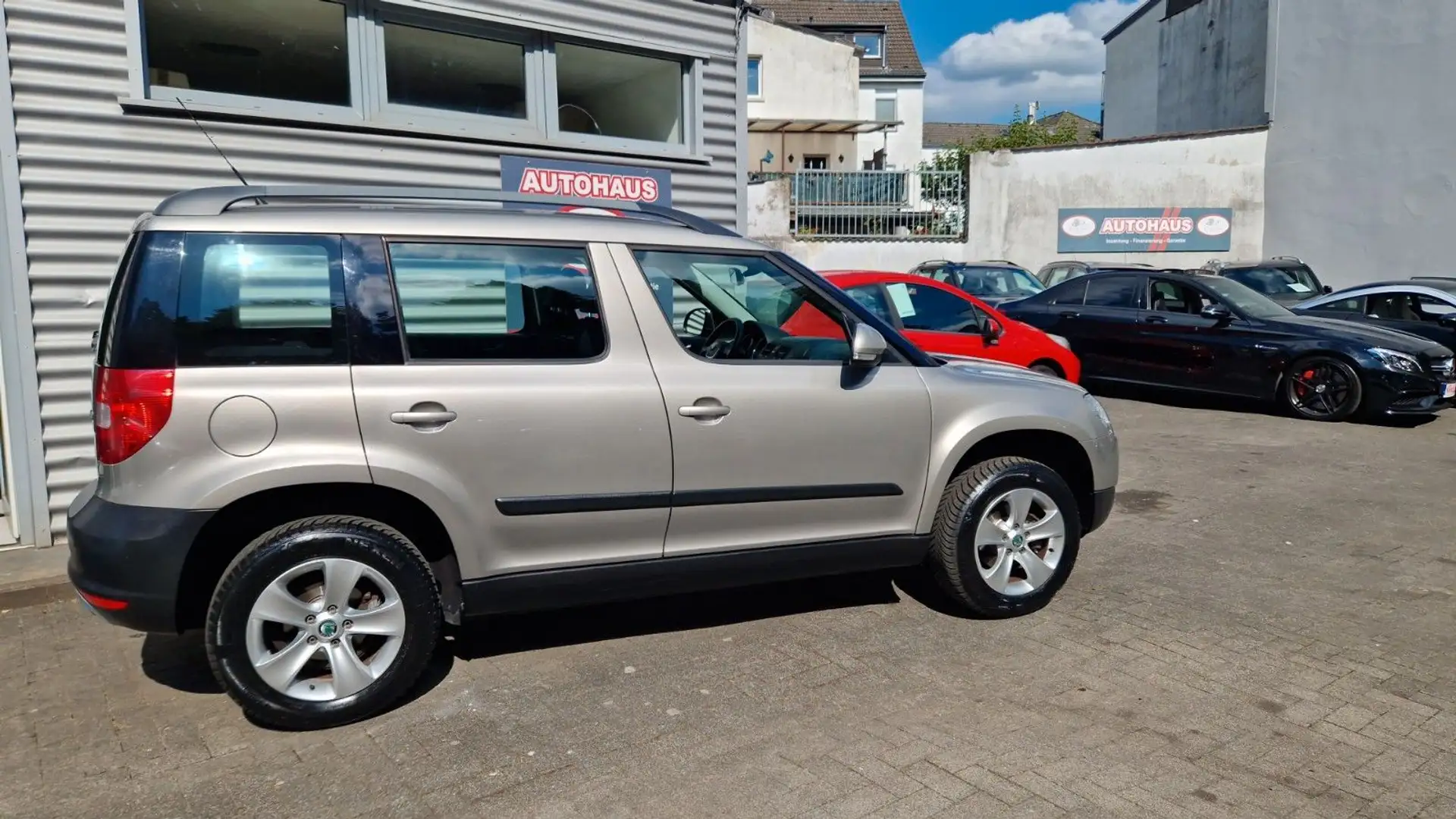 Skoda Yeti 1.2 TEMPOMAT+NEUE REIFEN+NEUE BREMSEN Beige - 2