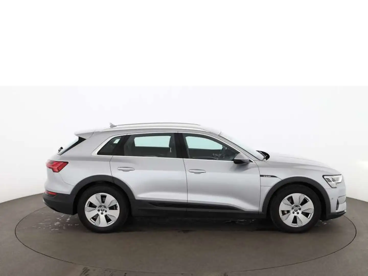 Audi e-tron 50 quattro Aut MATRIX LUFT RADAR NAVI PDC Silver - 2