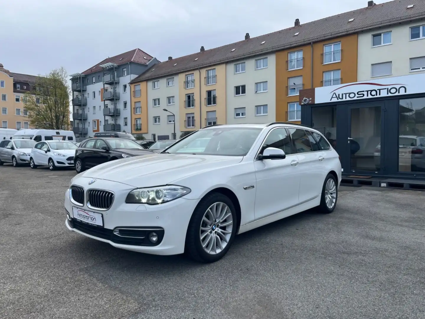 BMW 520 d Touring Luxury *BusinessNavi*1.HAND*VOLL Weiß - 1