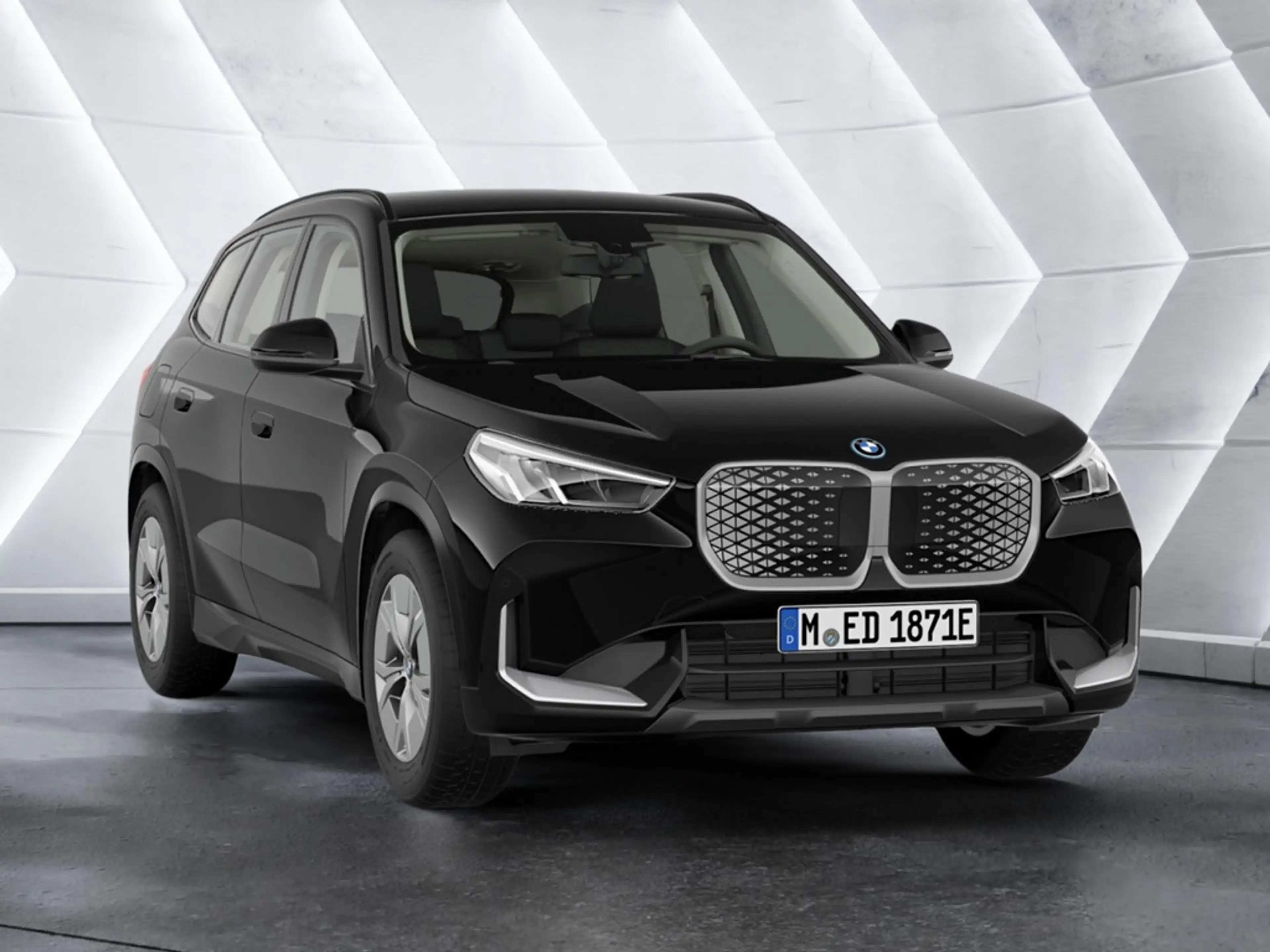 BMW iX1 30 xDrive Elektro BEV PDC SHZ KAMERA NAVI — photo 2