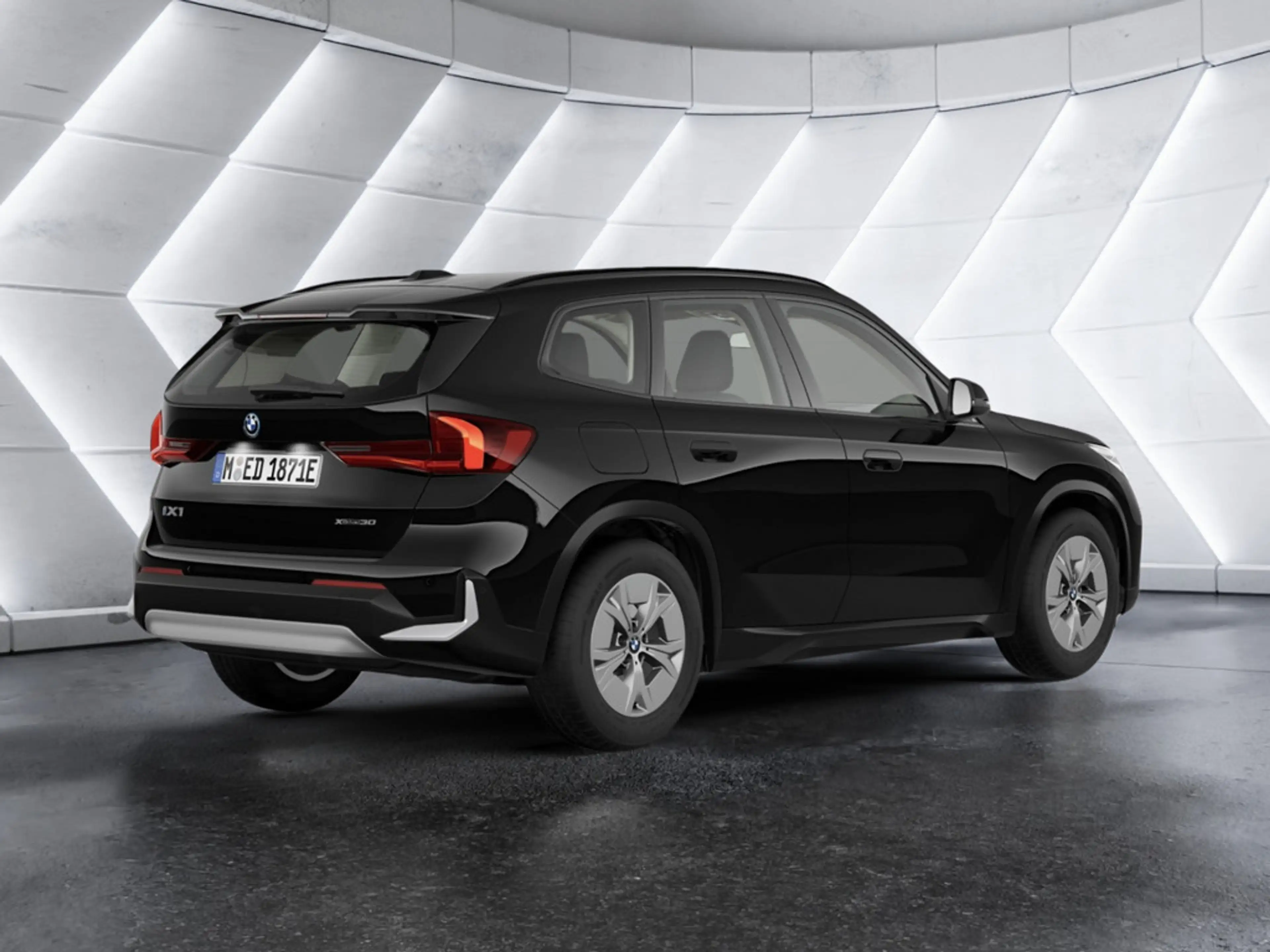 BMW iX1 30 xDrive Elektro BEV PDC SHZ KAMERA NAVI — photo 3