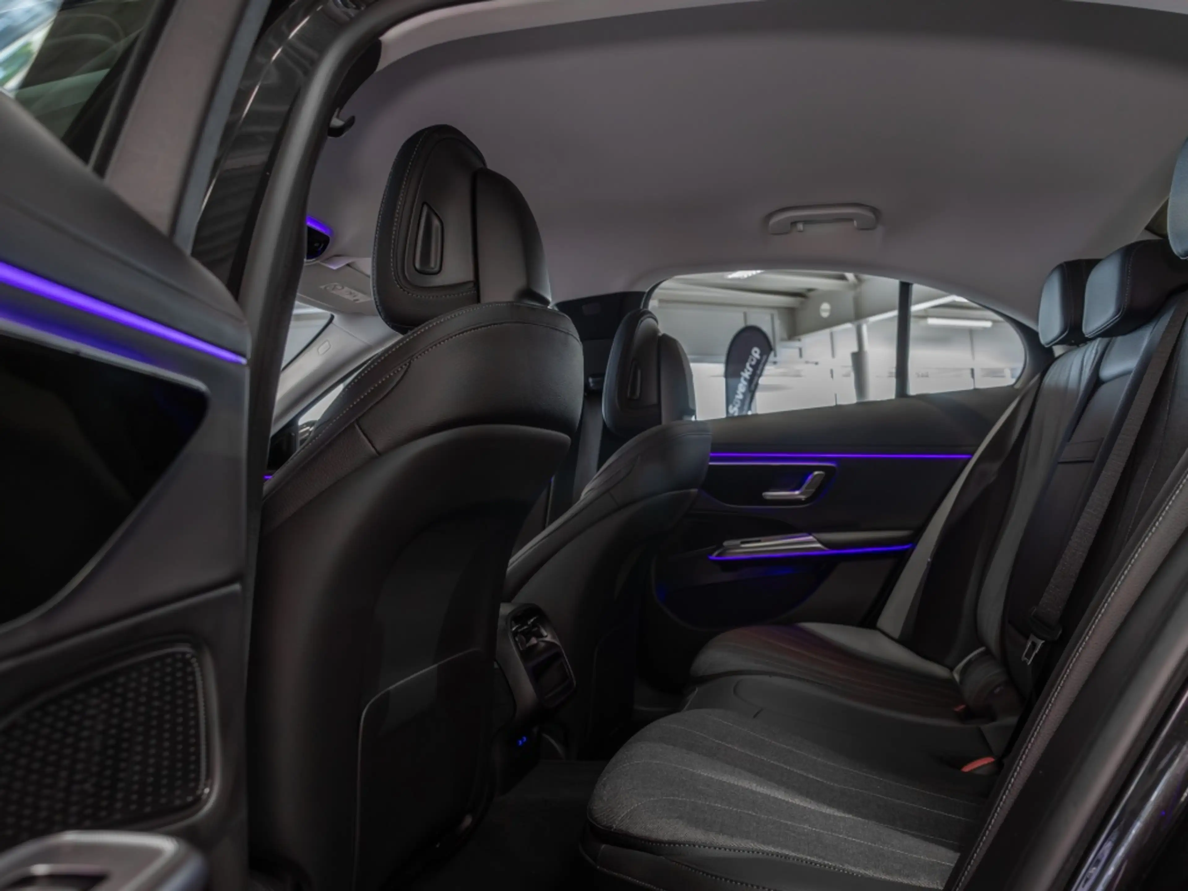 Mercedes-Benz E 200 , AVANTGARDE 360 DISTR KAMERA SPUR PDC SHZ — photo 9