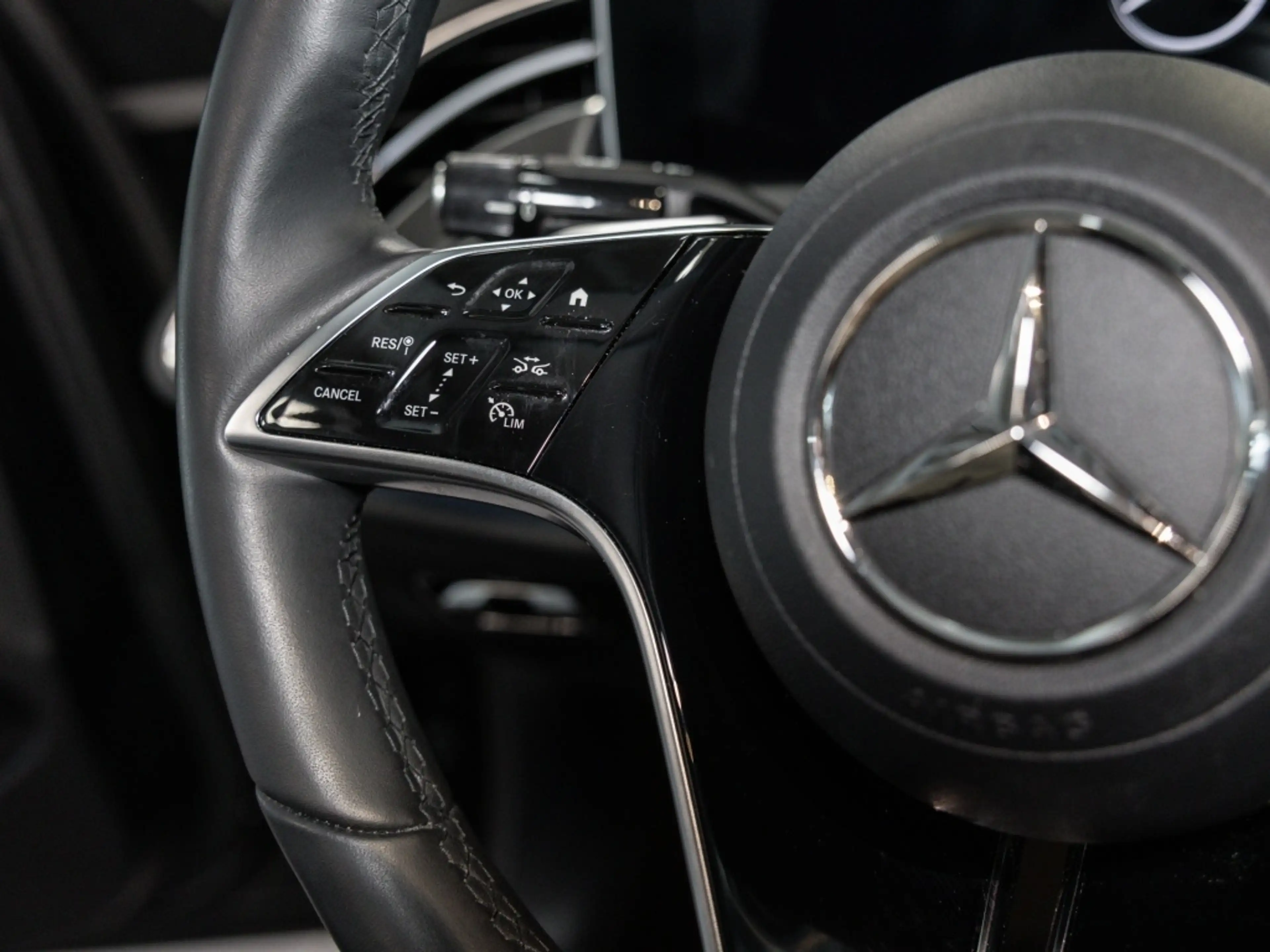 Mercedes-Benz E 200 , AVANTGARDE 360 DISTR KAMERA SPUR PDC SHZ — photo 13