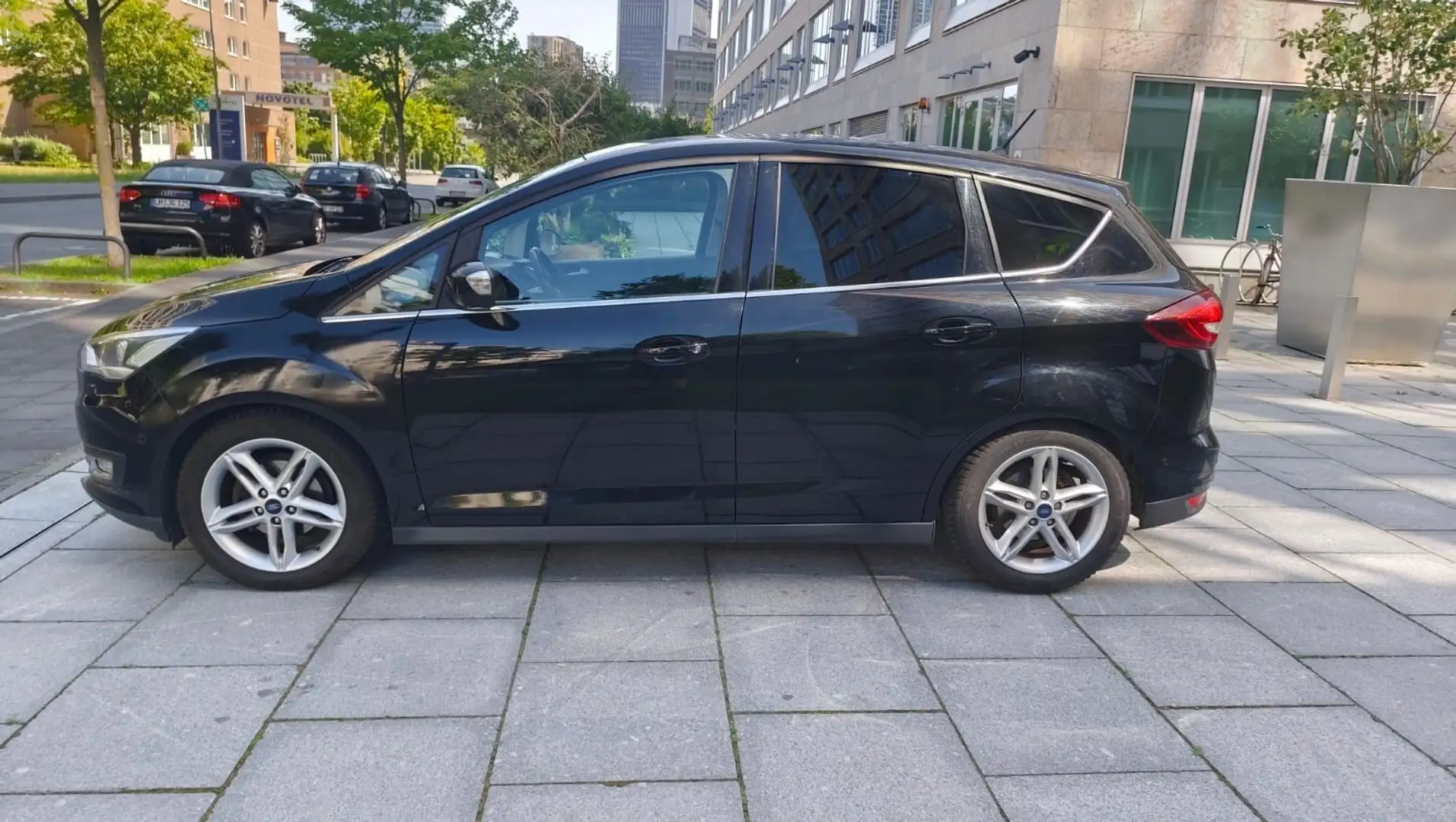 Ford C-Max 1.0 EcoBoost Start-Stopp-System COOL&CONNECT Schwarz - 1