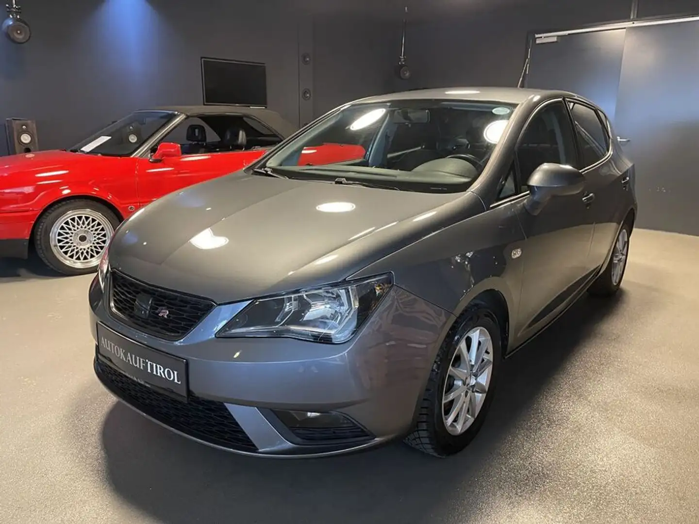 SEAT Ibiza Style Grau - 1