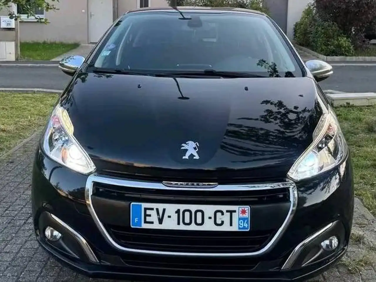 Peugeot 208 208 — photo 2