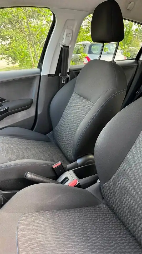 Peugeot 208 208 — photo 16