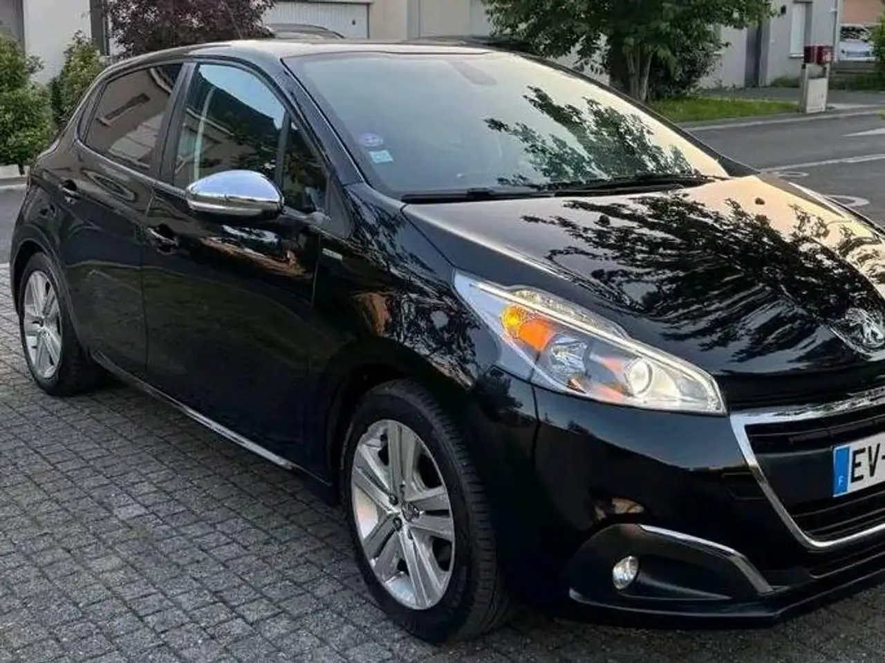 Peugeot 208 208 — photo 4