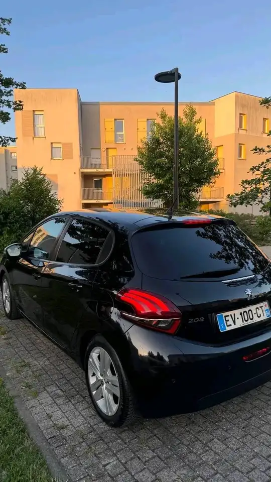 Peugeot 208 208 — photo 5