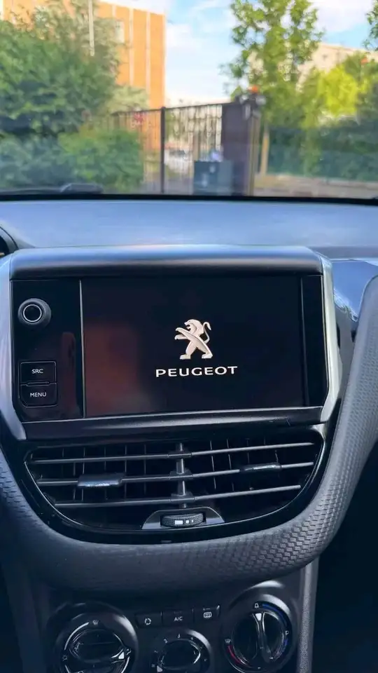Peugeot 208 208 — photo 7
