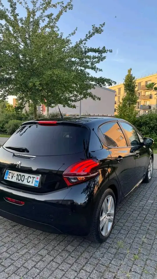 Peugeot 208 208 — photo 3