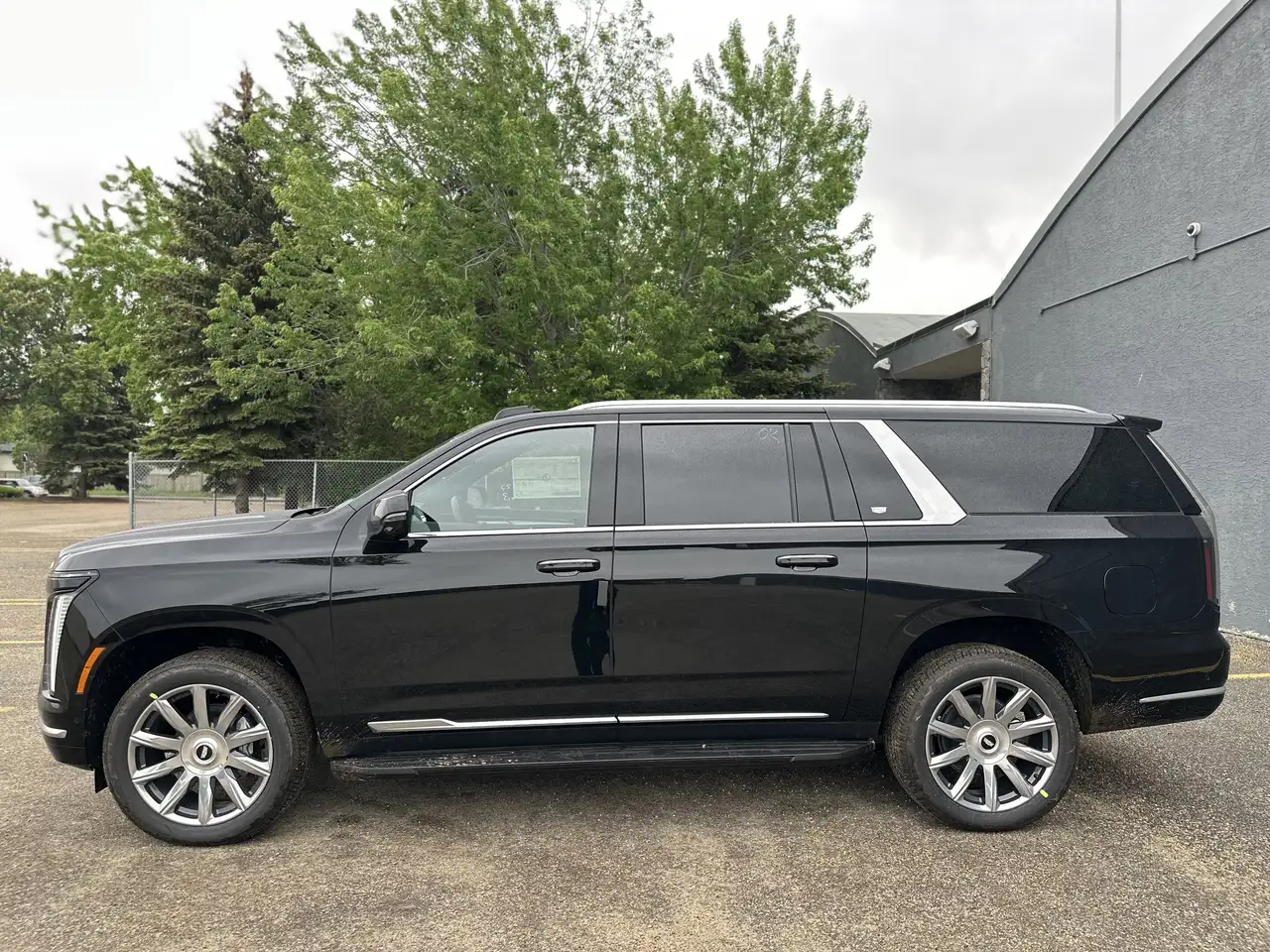 Cadillac Escalade photo Cadillac Escalade