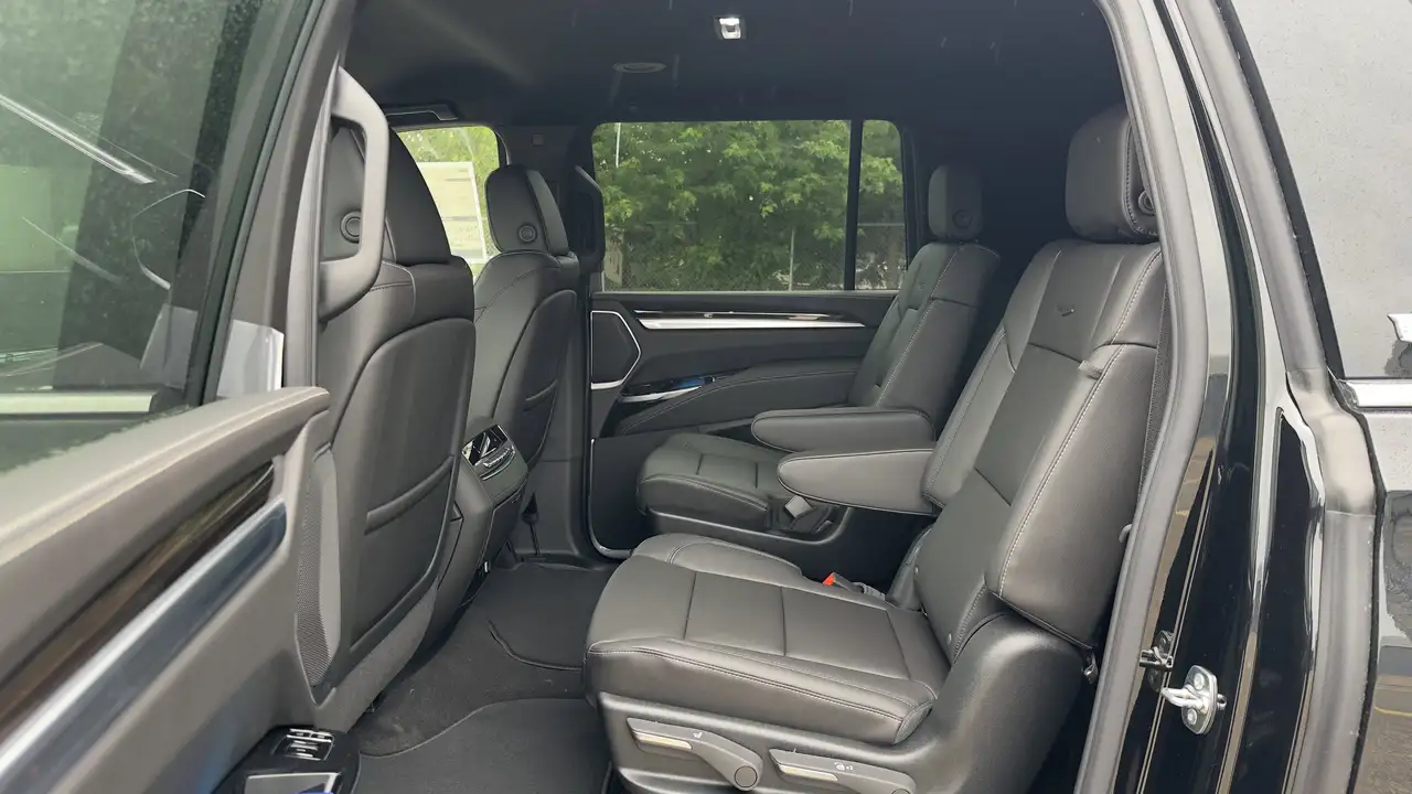 Cadillac Escalade photo Cadillac Escalade