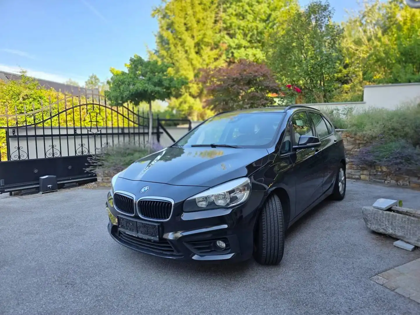 BMW 214 214d Active Tourer Advantage Advantage - FAMILY Schwarz - 1