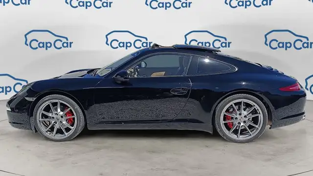 Porsche 911 view 2