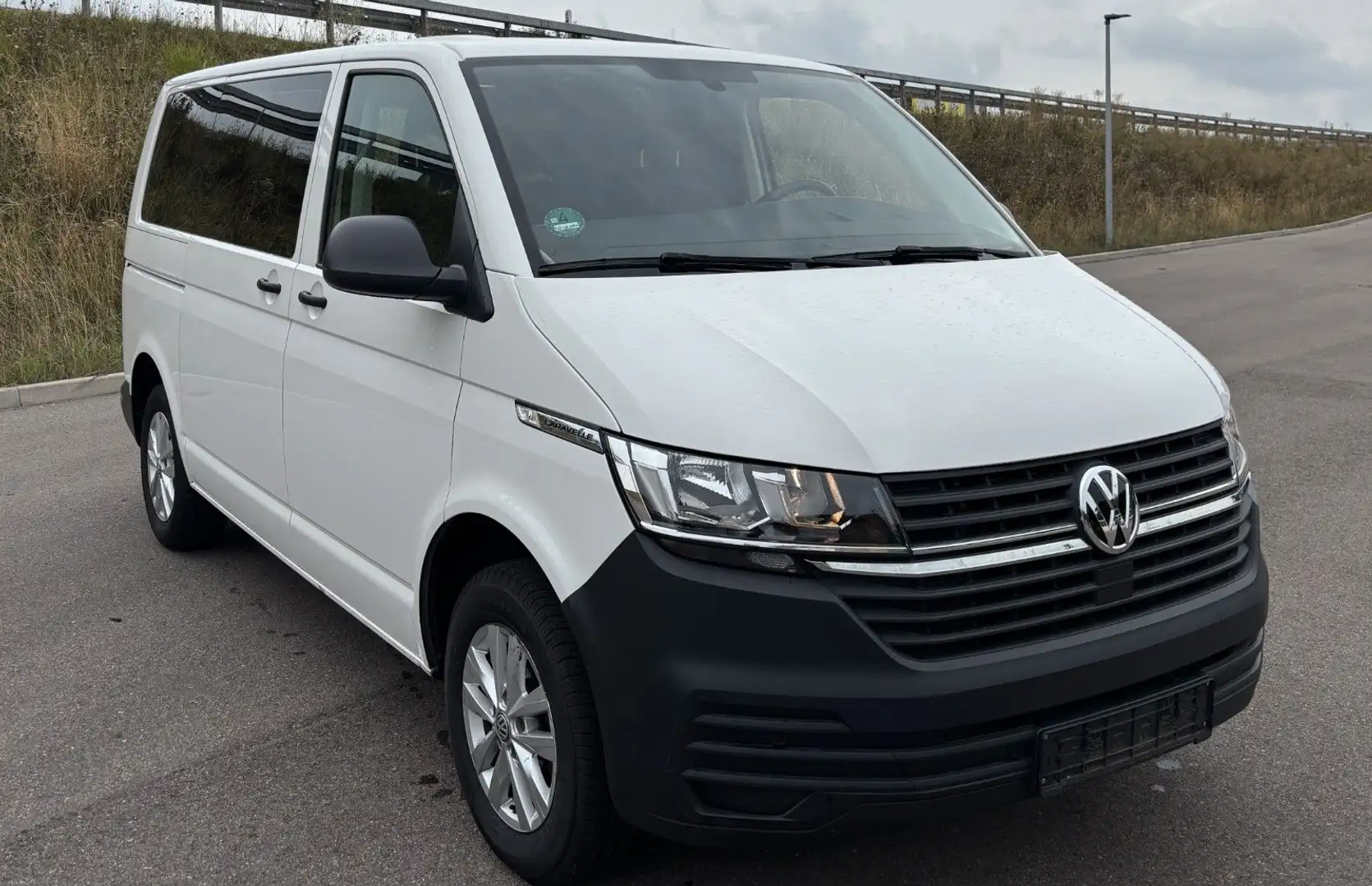 Volkswagen T6 Caravelle T6  2.0 TDI Caravelle Weiß - 2