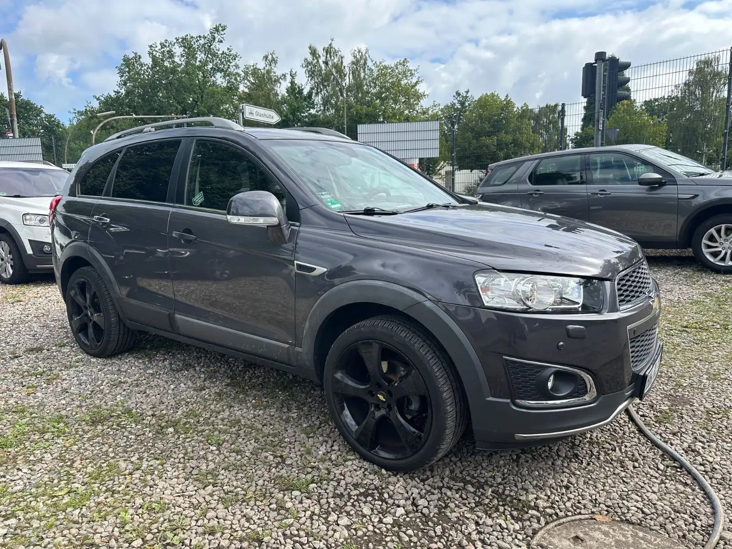 Chevrolet Captiva 2.2TD LTZ Auto AWD 7-Sitzer Šedá - 1