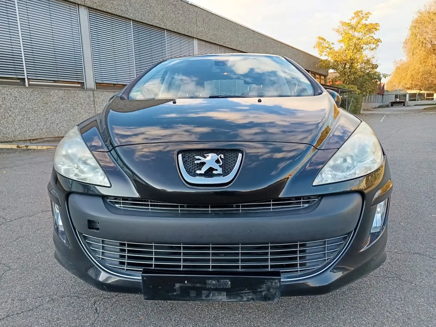 Peugeot 308 Premium Schwarz - 2