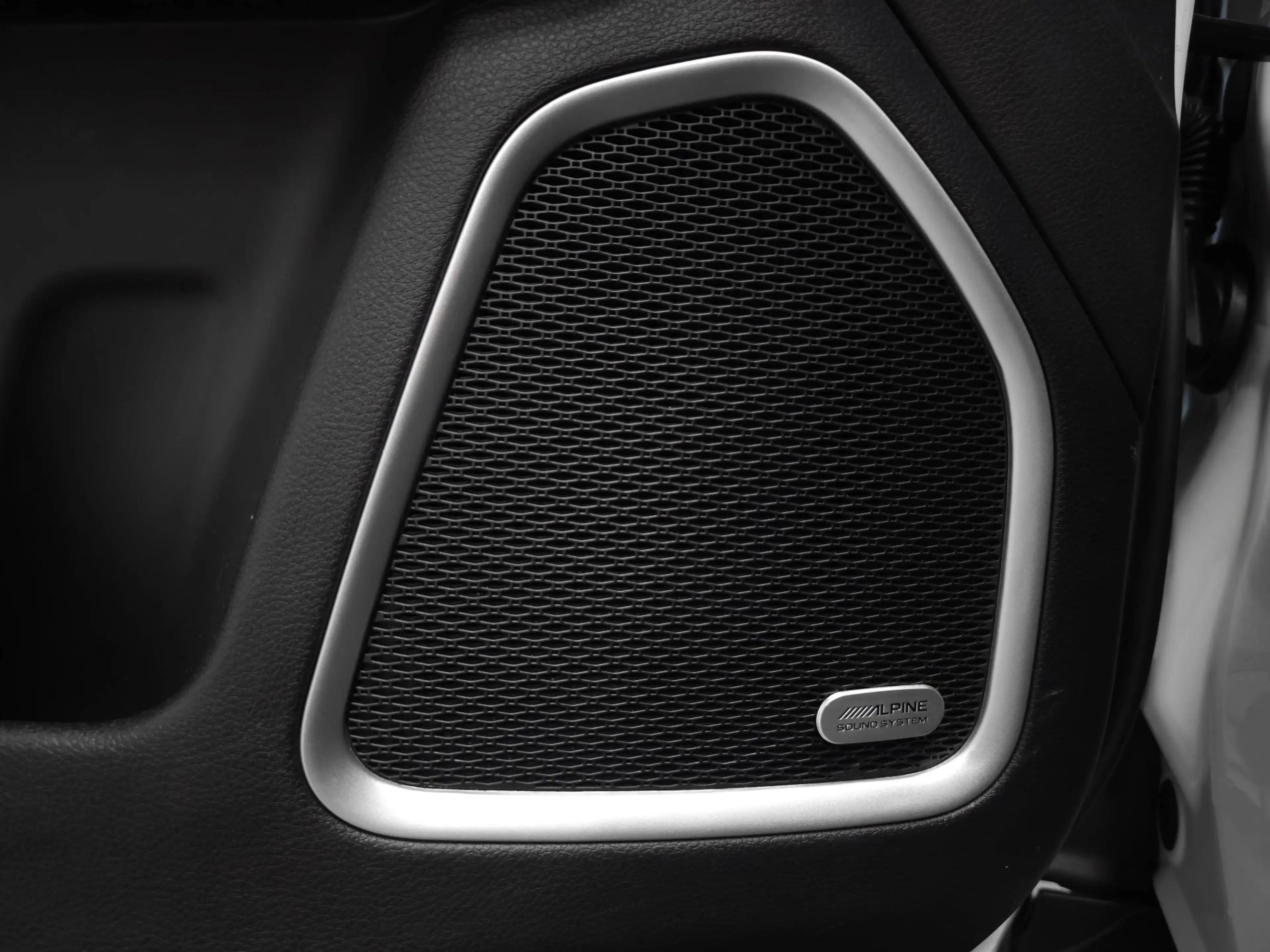 Jeep Compass 4xe 240 PHEV S | Trekhaak | Panoramadak | Alpine S — photo 9