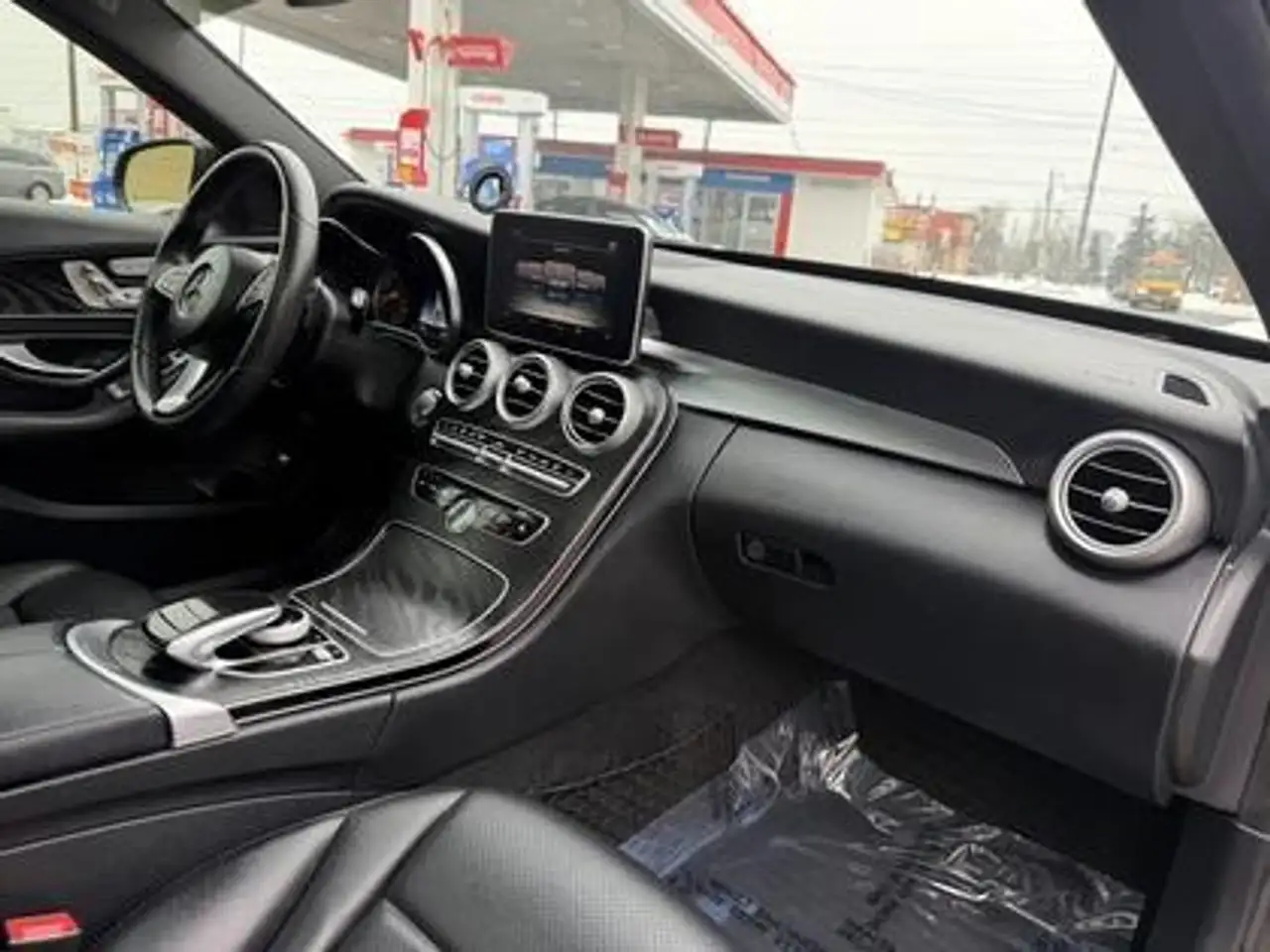 Mercedes-Benz C-Class снимка Mercedes-Benz C-Class