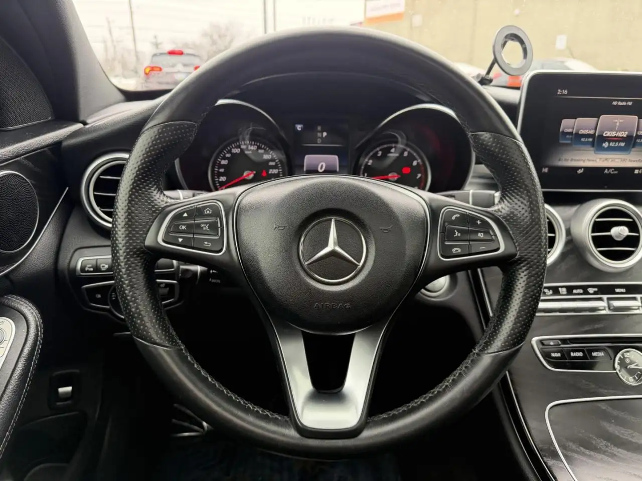 Mercedes-Benz C-Class снимка Mercedes-Benz C-Class