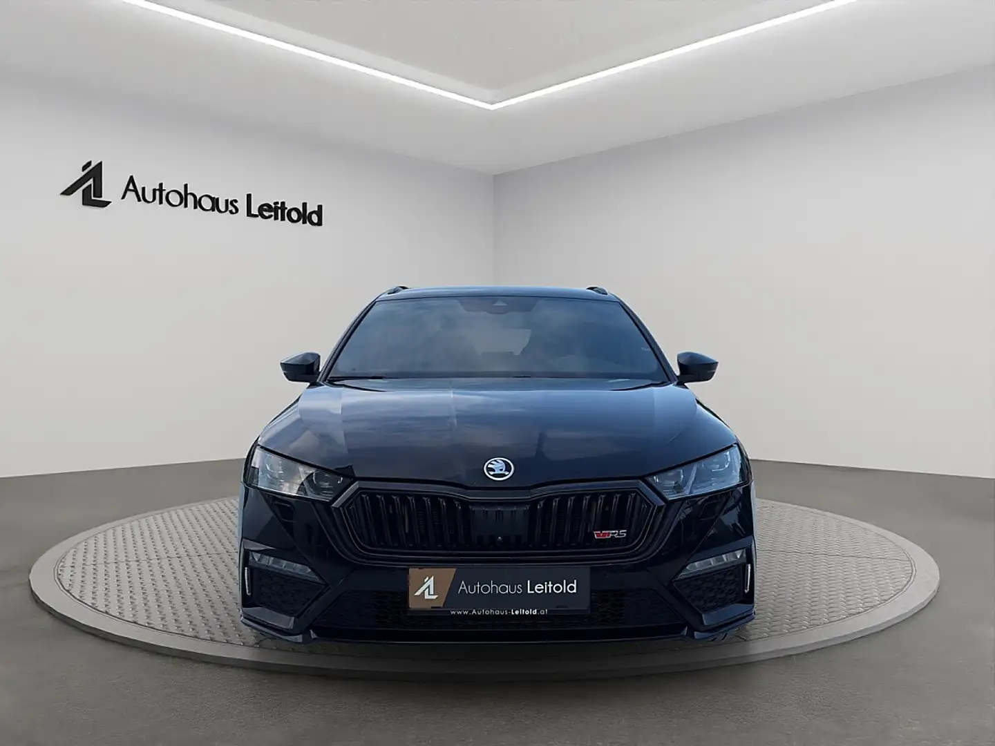 Skoda Octavia Combi 2,0 TDI 4x4 RS DSG PLUS AHK MATRIX LED 36... Schwarz - 2