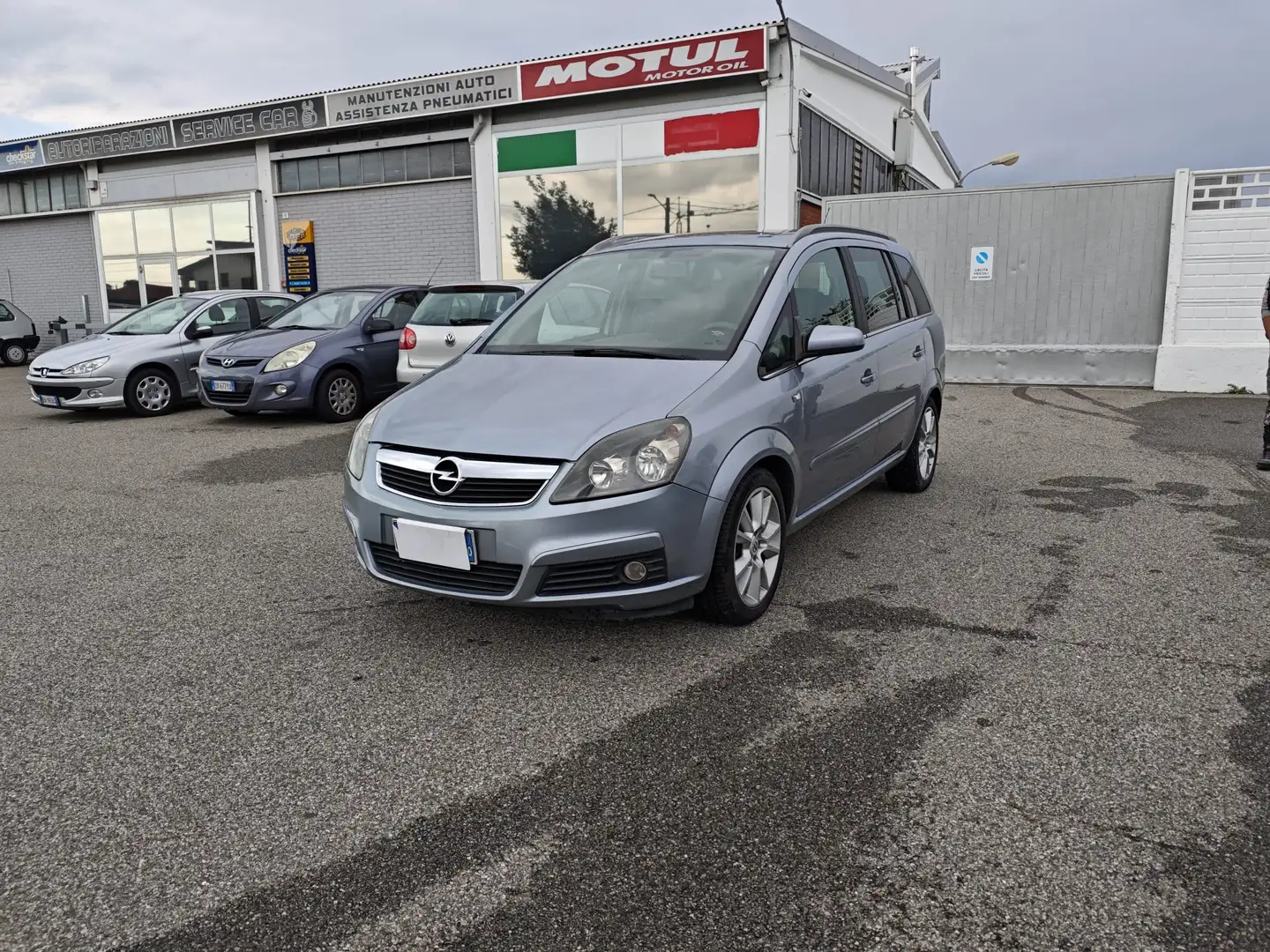 Opel Zafira Zafira II 2005 1.9 cdti Cosmo 150cv Argento - 1