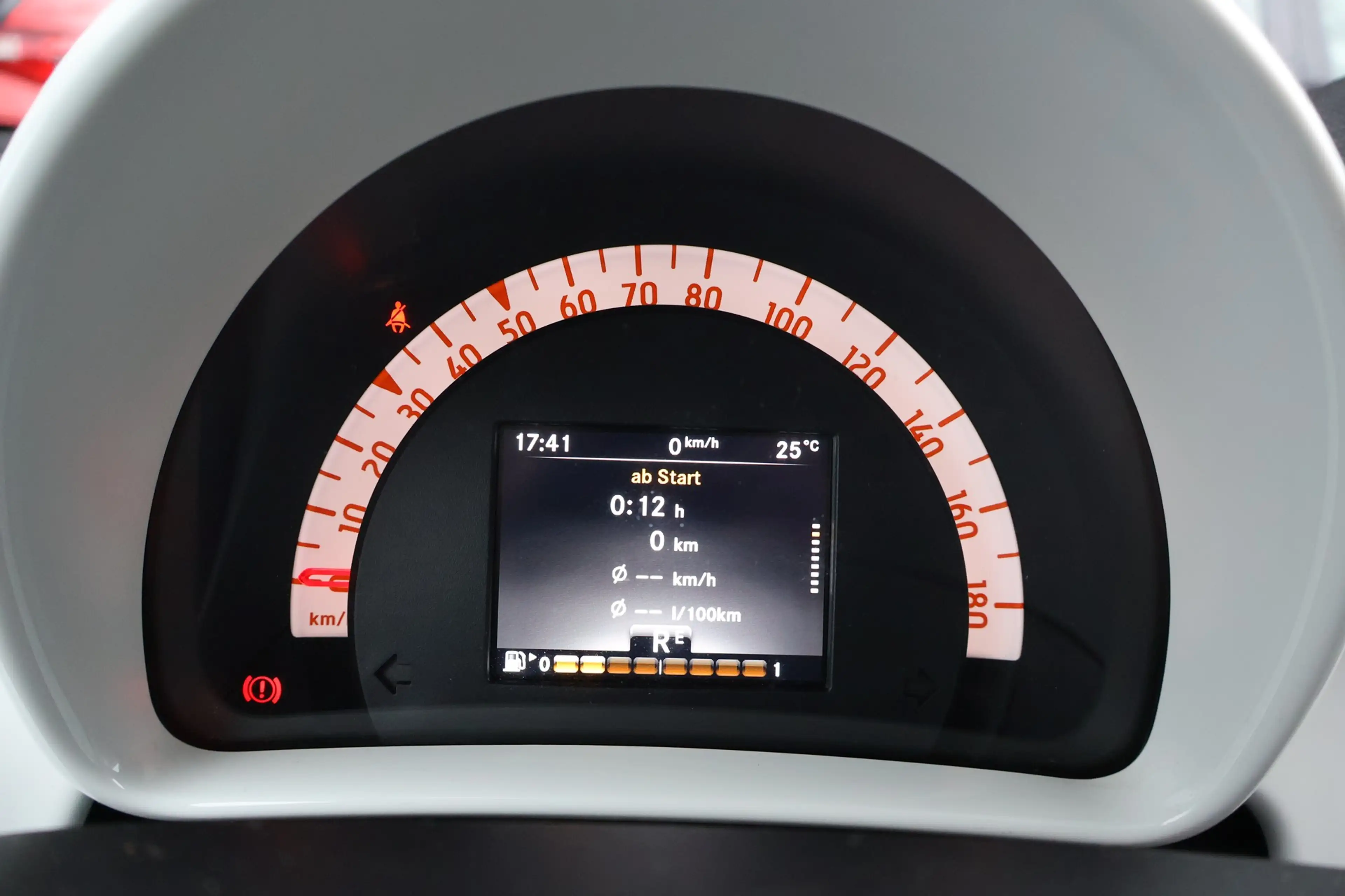 smart forTwo fortwo coupe 1.0 Basis Tempomat Sitzheizung USB — photo 13