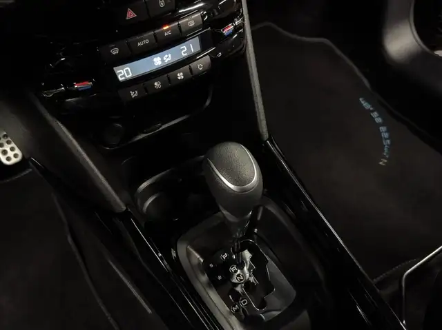 Peugeot 2008 view 12