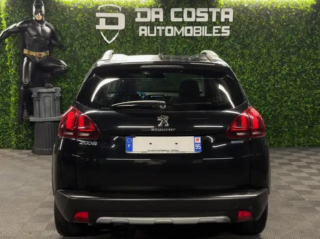 Peugeot 2008 view 5
