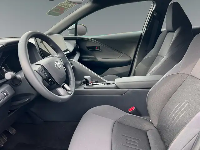 Toyota C-HR view 8