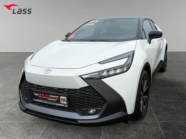 Toyota C-HR view 2