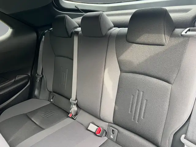Toyota C-HR view 12