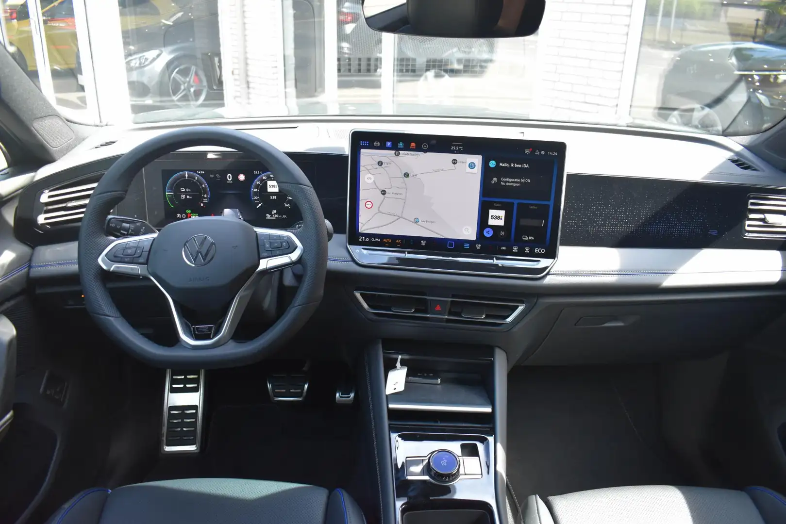 Volkswagen Tiguan 1.5 eTSI R-Line Edition Pano Trekhaak IQ Ergostoel Vert - 2