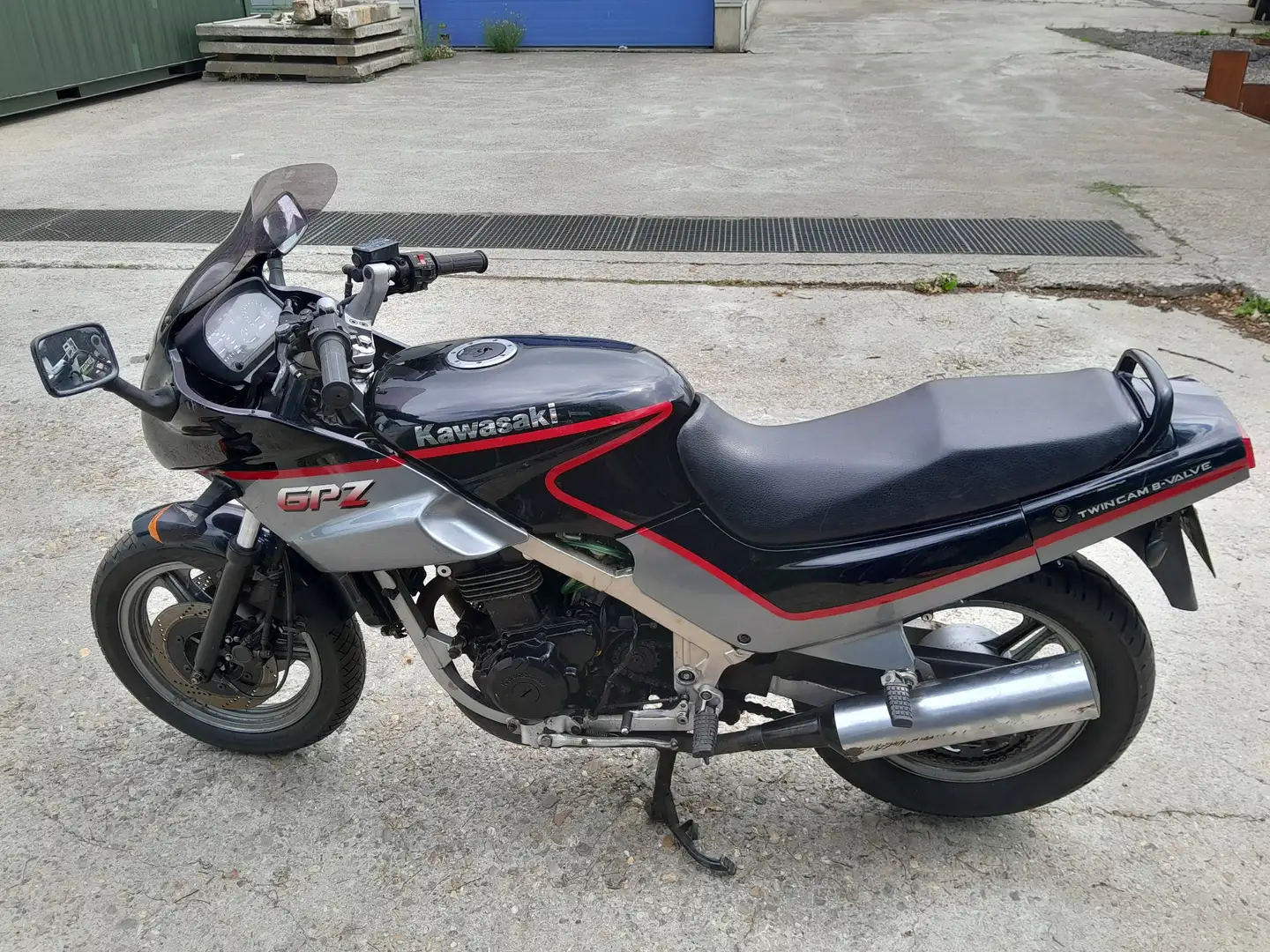 Kawasaki GPZ 500 S Noir - 2