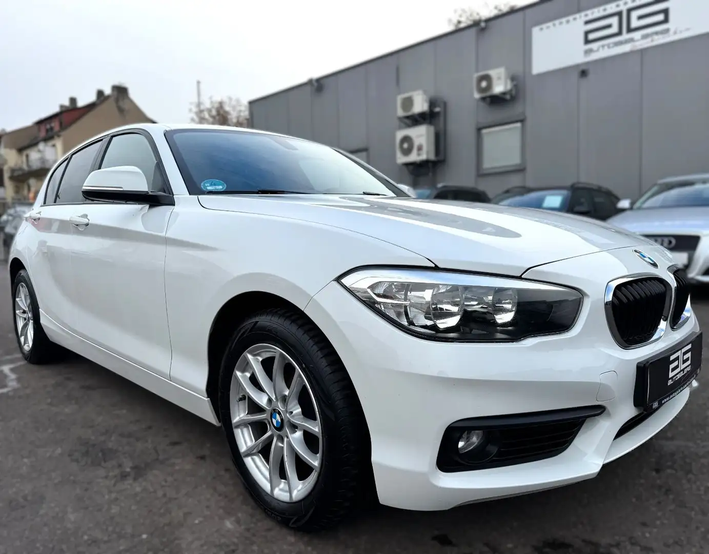 BMW 118 i *2.Hand/Tempomat/5-Türig/SHZ/LED/PDC/* Weiß - 1