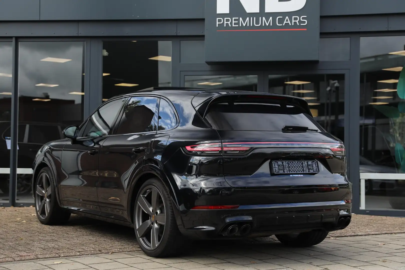 Porsche Cayenne 3.0 E-Hybrid | Nachtzicht assistent | Sportdesign Noir - 2