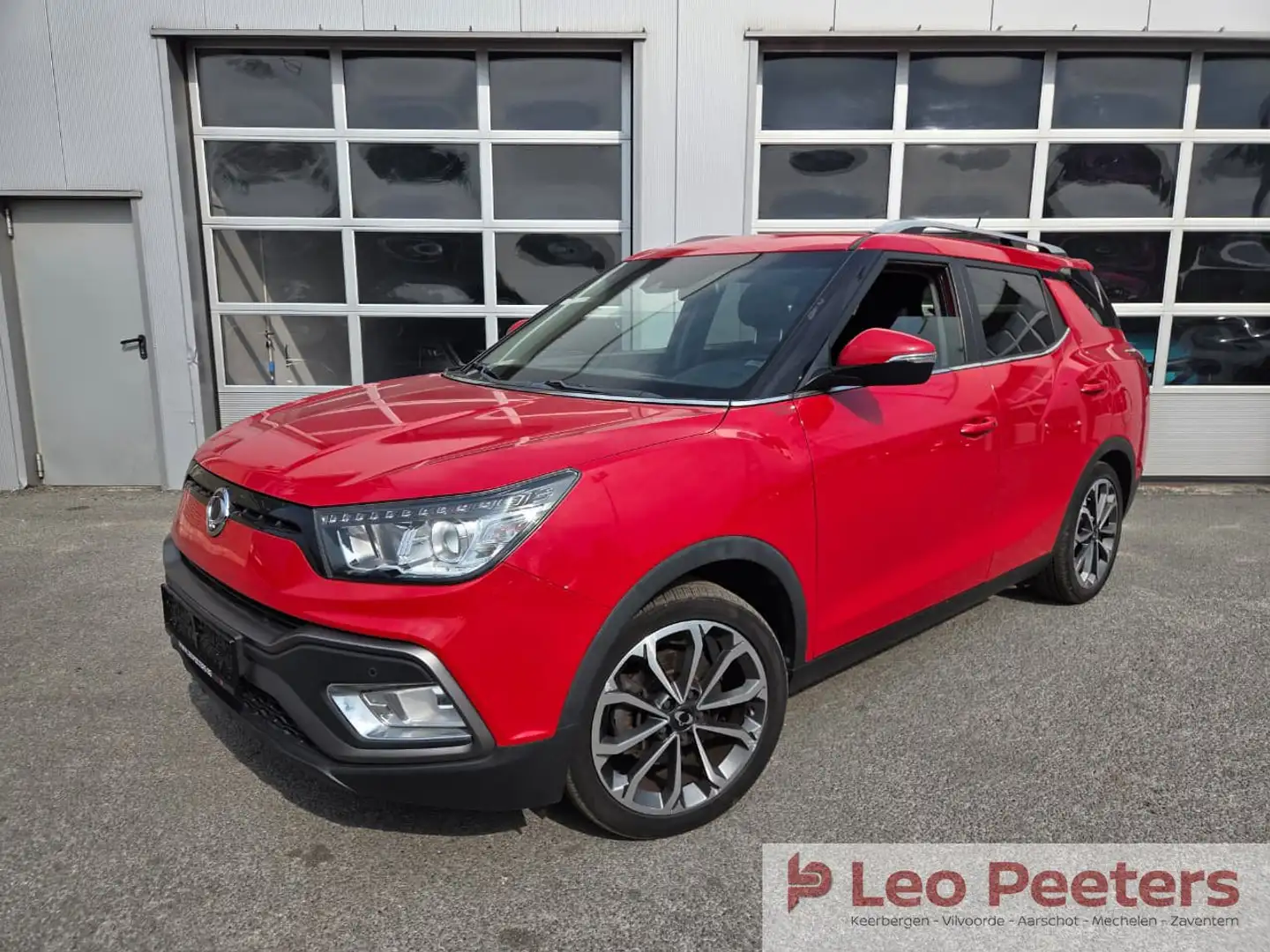 SsangYong XLV e-XGi160 QUARTZ 2WD Rot - 1