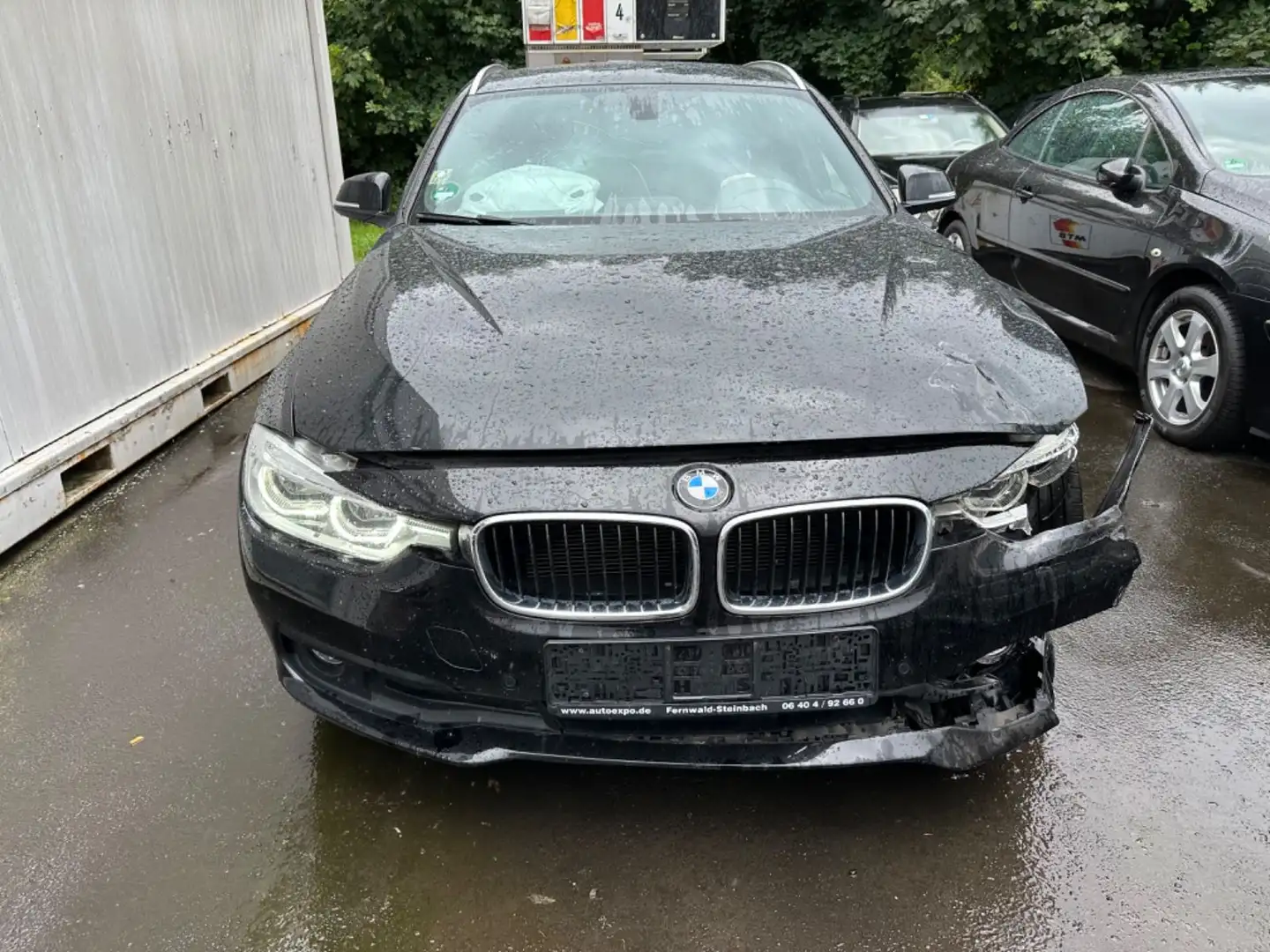 BMW 318 Baureihe 3 Touring 318d Advantage Schwarz - 2