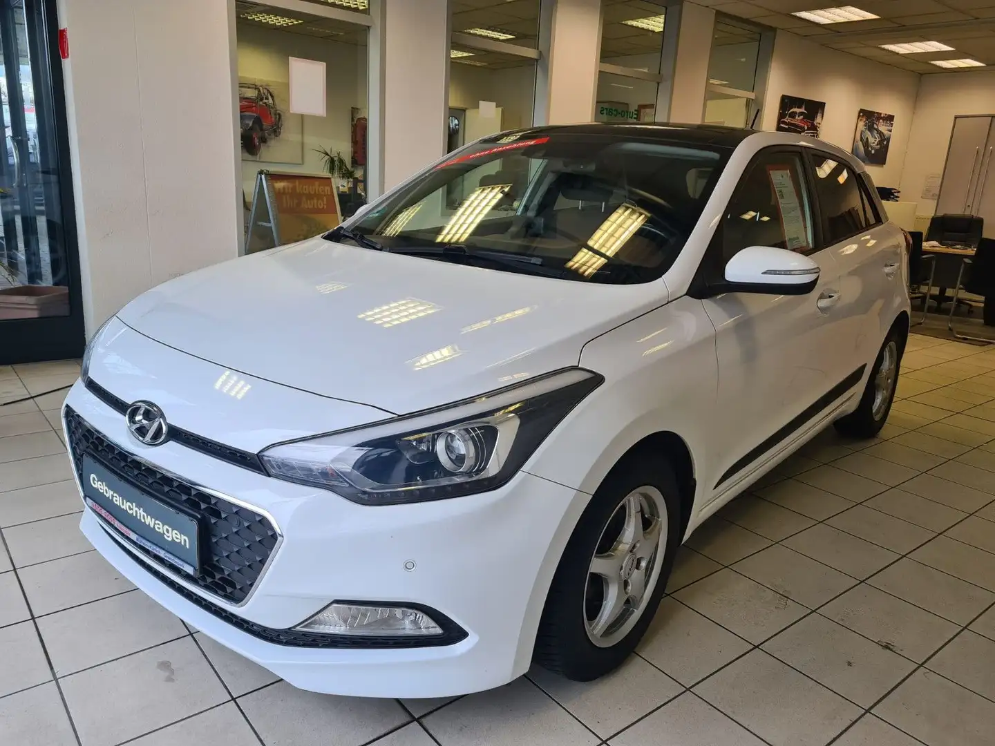 Hyundai i20 Style / KLIMA / PANORAMADACH/GARANTIE Weiß - 1
